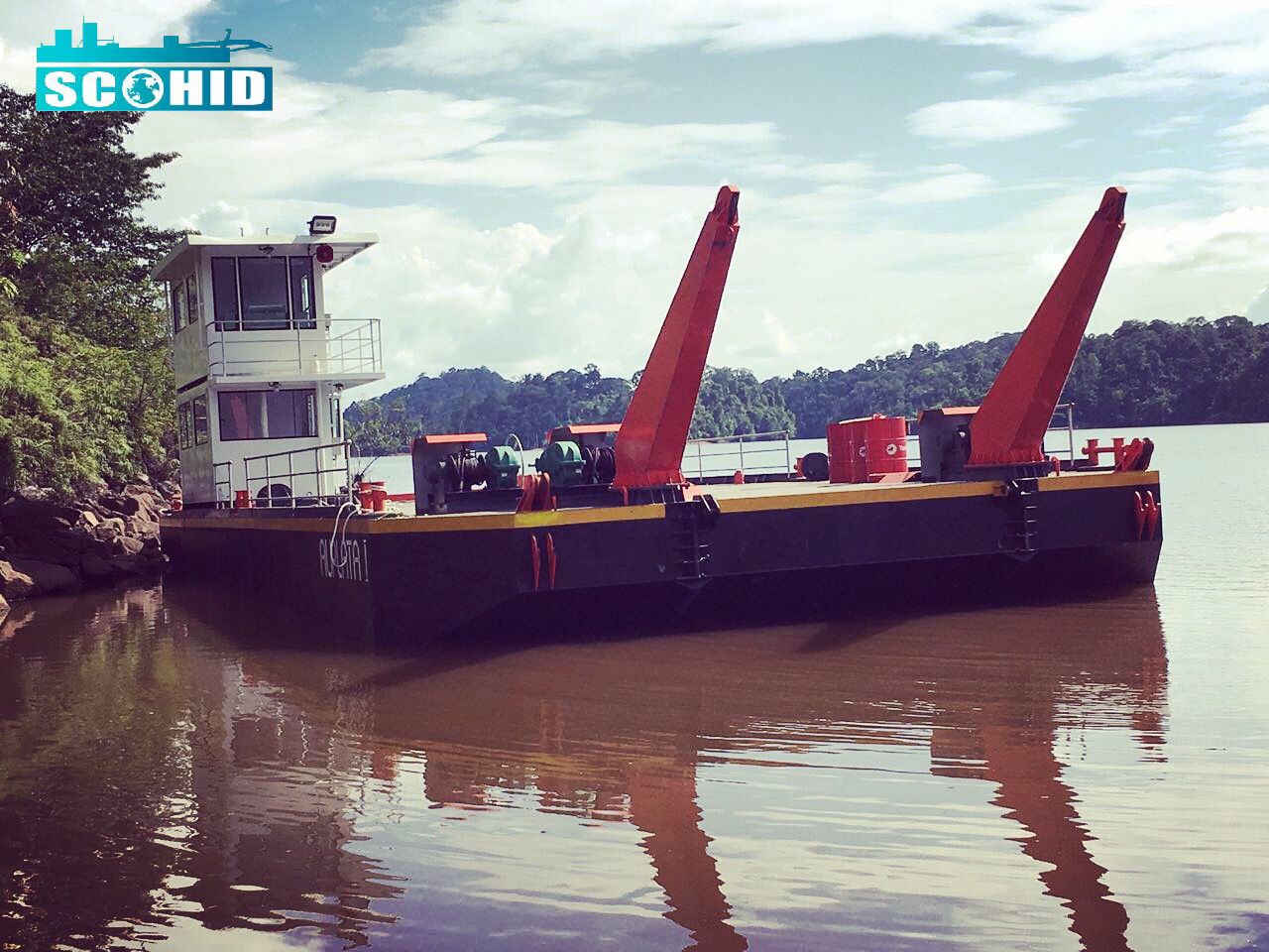 Barge 30m Middle Size with 250t Loading Capacity Equipment Transportiation Barge for Lake/River/Sea Cargos Transportation