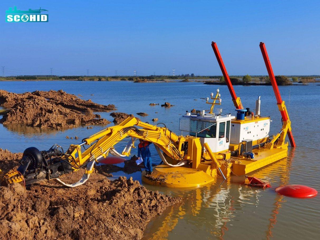 Amphibious multipurpose dredger