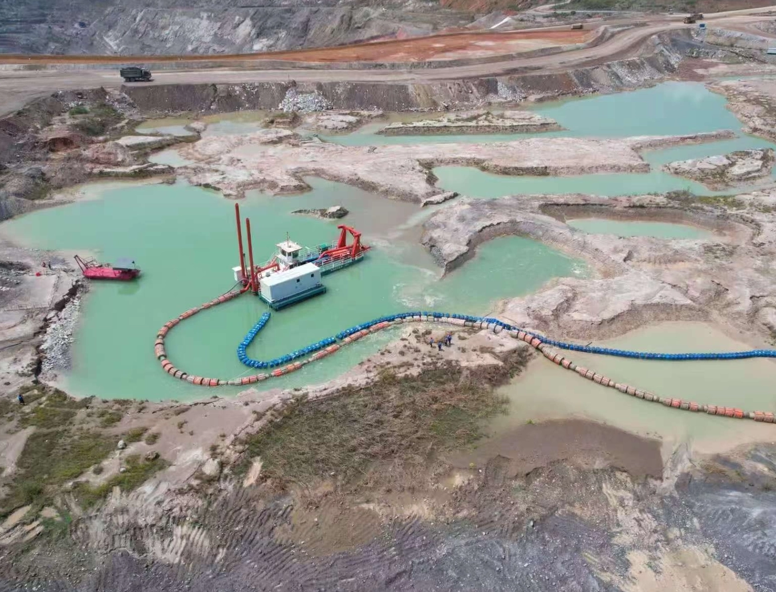The heavy-duty electric dredger produced by SCO HID has arrived at the customer's site.