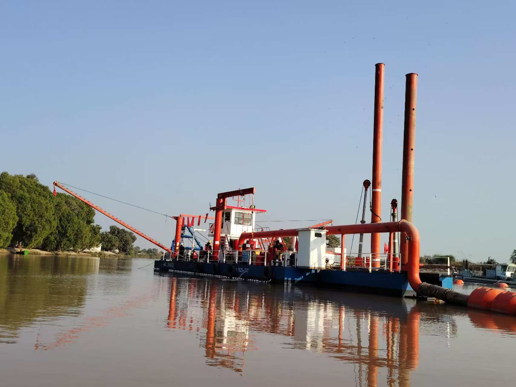 Heavy-duty high-quality dredgers have a high output