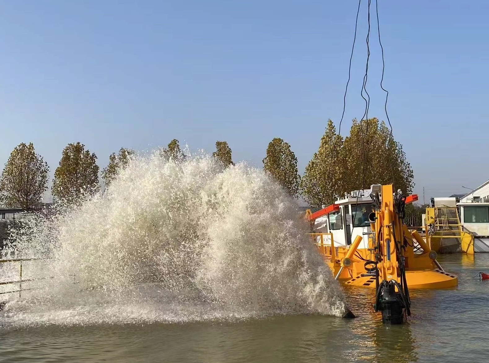 HID Shipyard leads the industry in innovation, and the new generation of amphibious dredgers has been successfully launched.