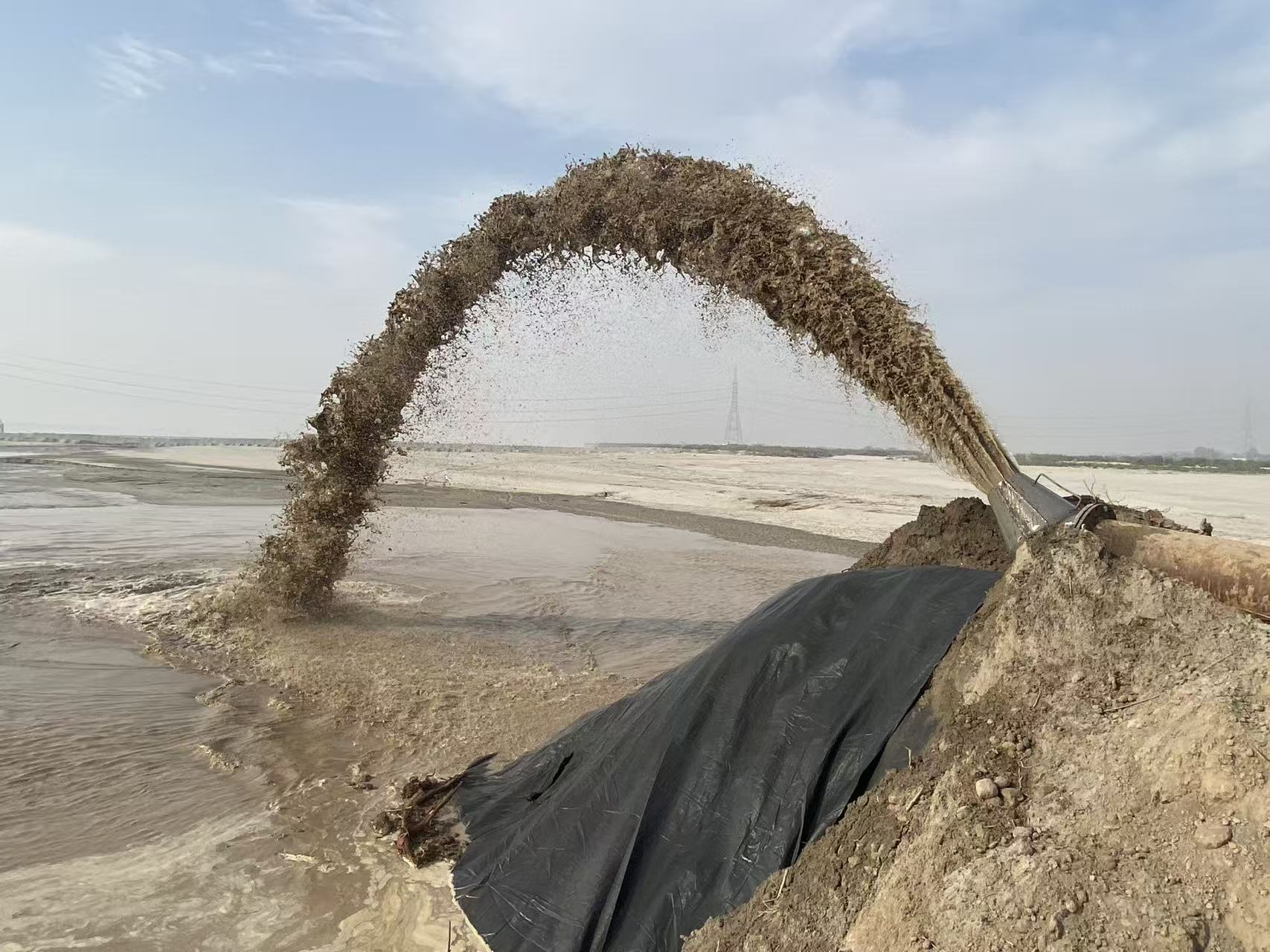 The HID cutter suction dredger has demonstrated outstanding efficiency in Pakistan.