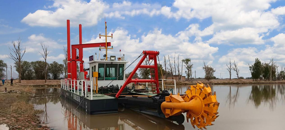 Bucket-wheel-dredger