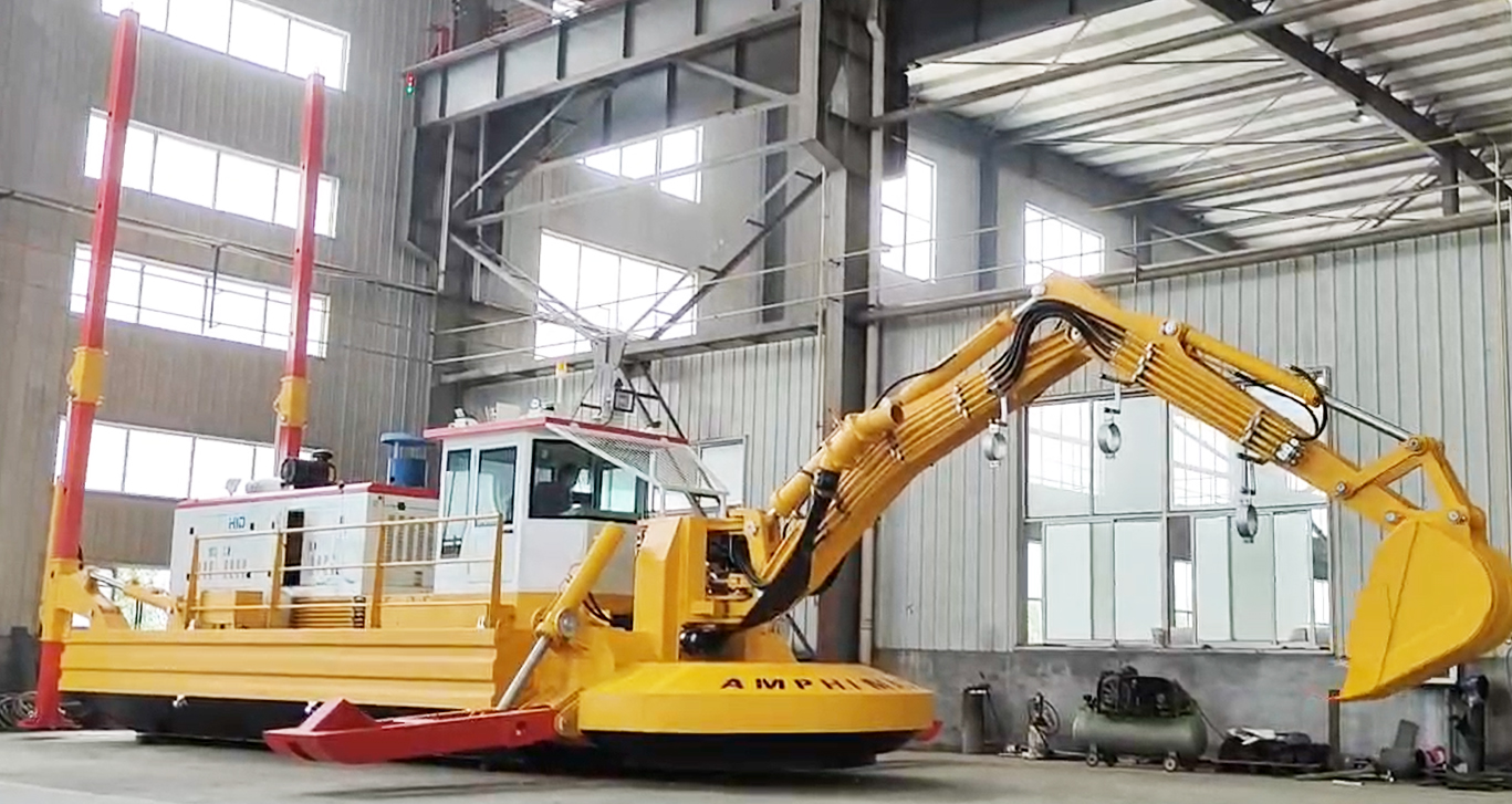  6.5m Dredging Depth Amphibious Multi-Functional Dredger