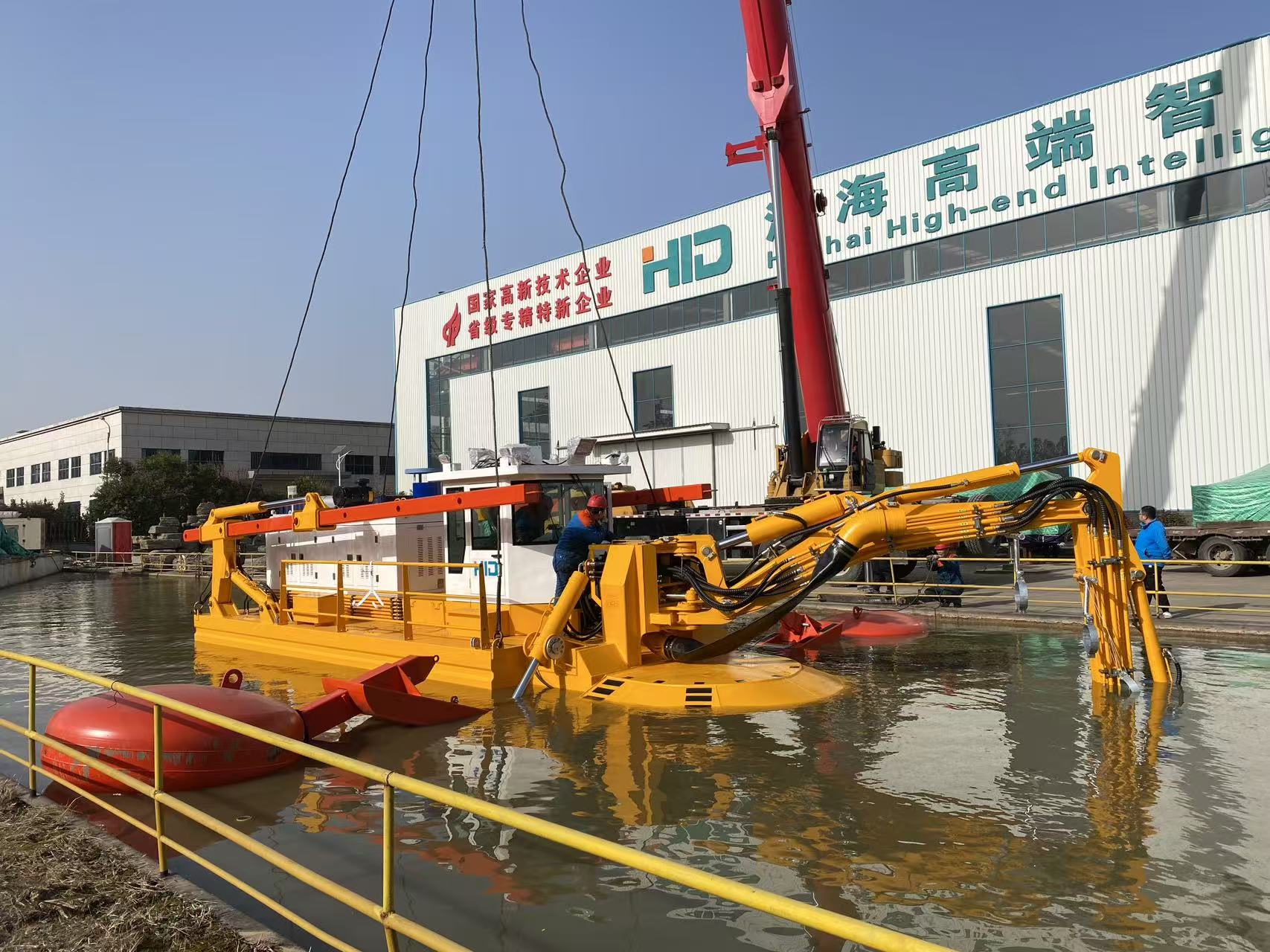 HID Shipyard officially announced that it has successfully developed and launched a brand-new generation of intelligent amphibious dredgers.
