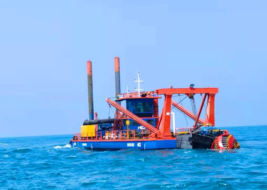 Sea-Dredging01