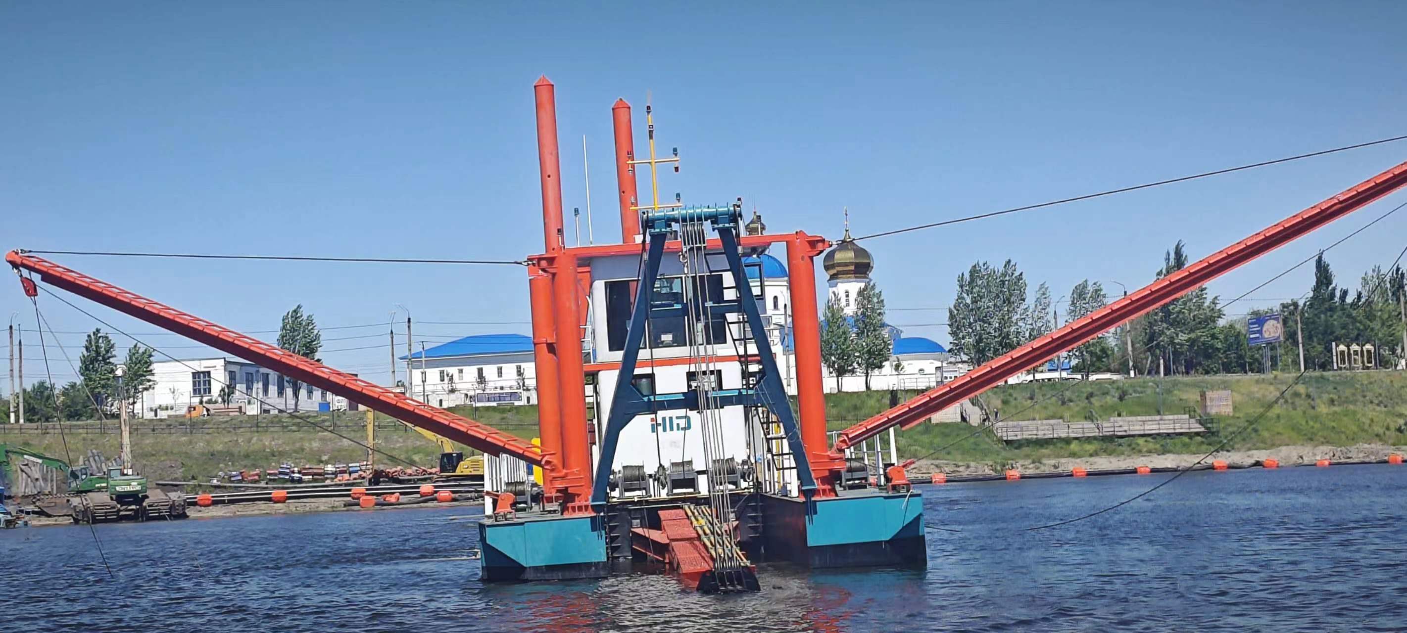 Long Discharge Distance Customized Hydraulic Cutter Suction Dredger In Russia
