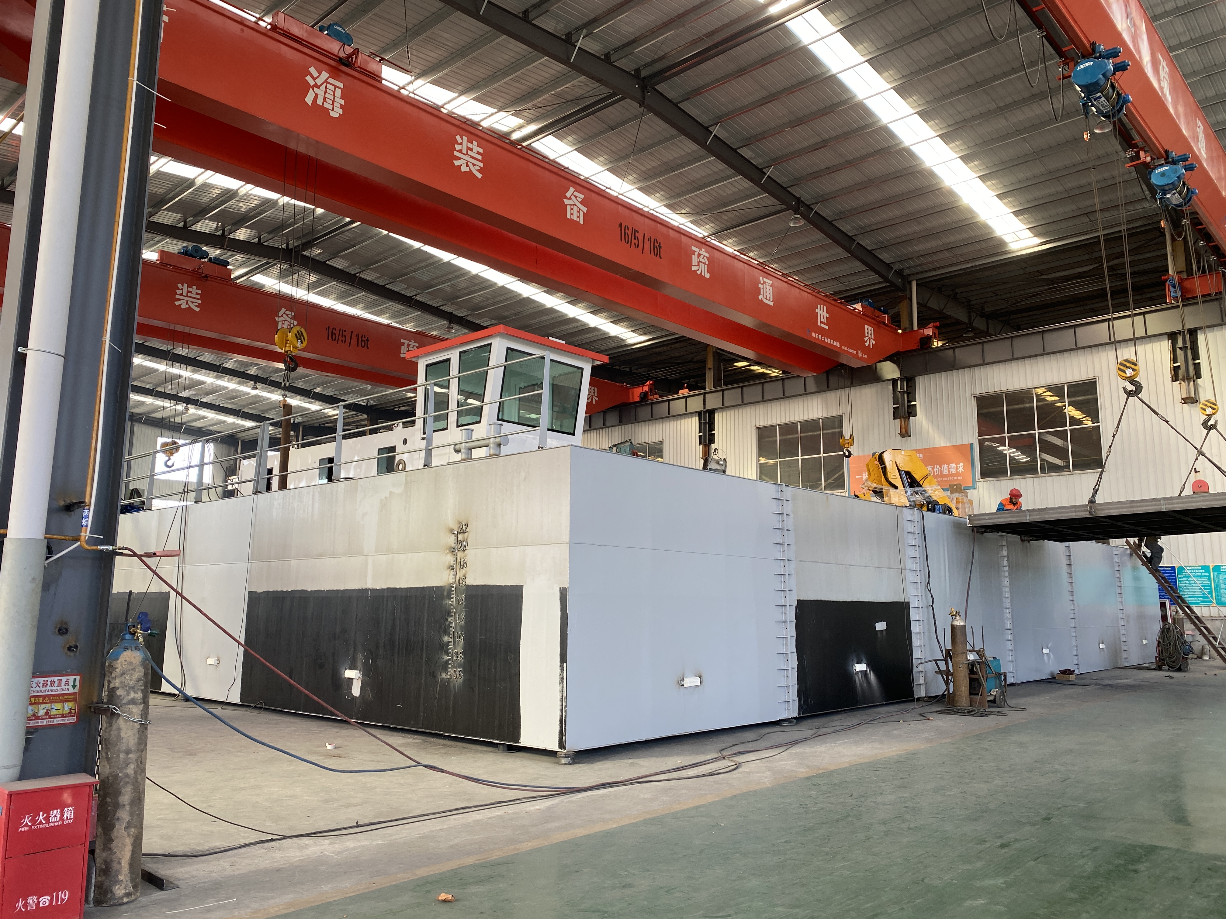 Customized Heavy Equipment Transportation Pontoon Barge
