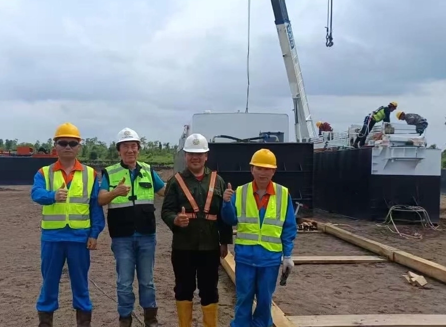 HID engineers went deep into the customer's construction site and successfully completed the installation and operation training of the dredger.