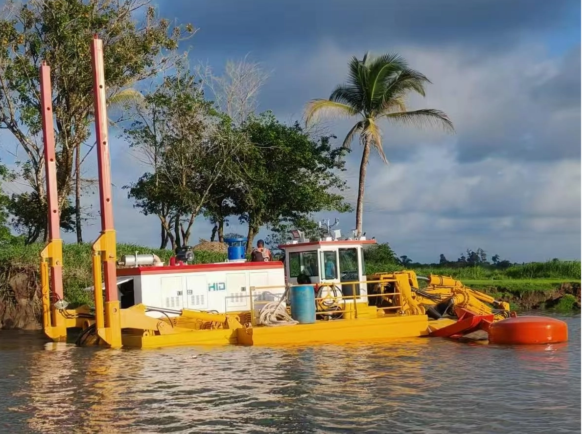 HID Amphibious Dredger Deployed to South America: Supporting Flood Control and Ecological Restoration